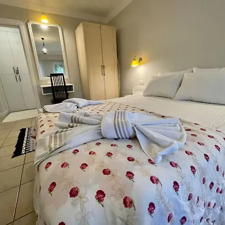 Port Side House Апартаменты