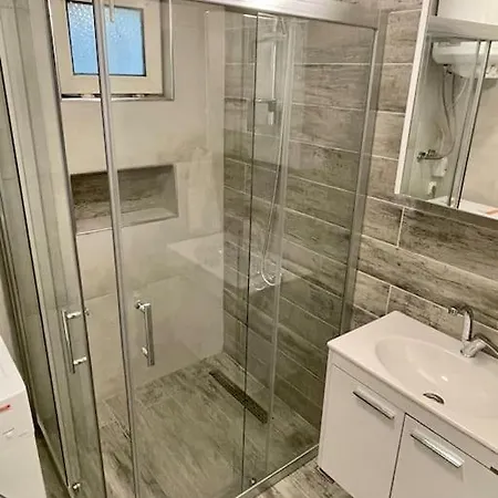 Port Side House Апартаменты